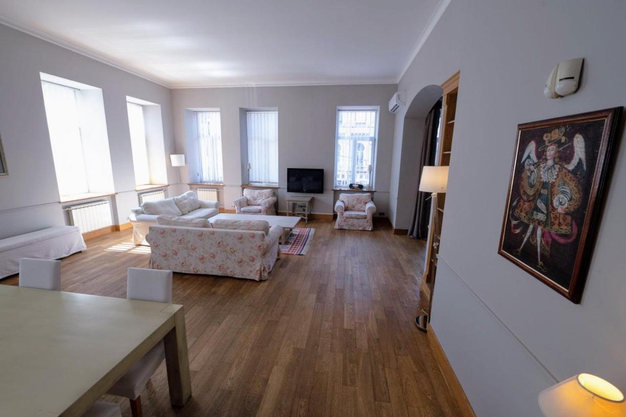 Great 144 Sq.M. Apartment In The Center Of Kiew Exterior foto